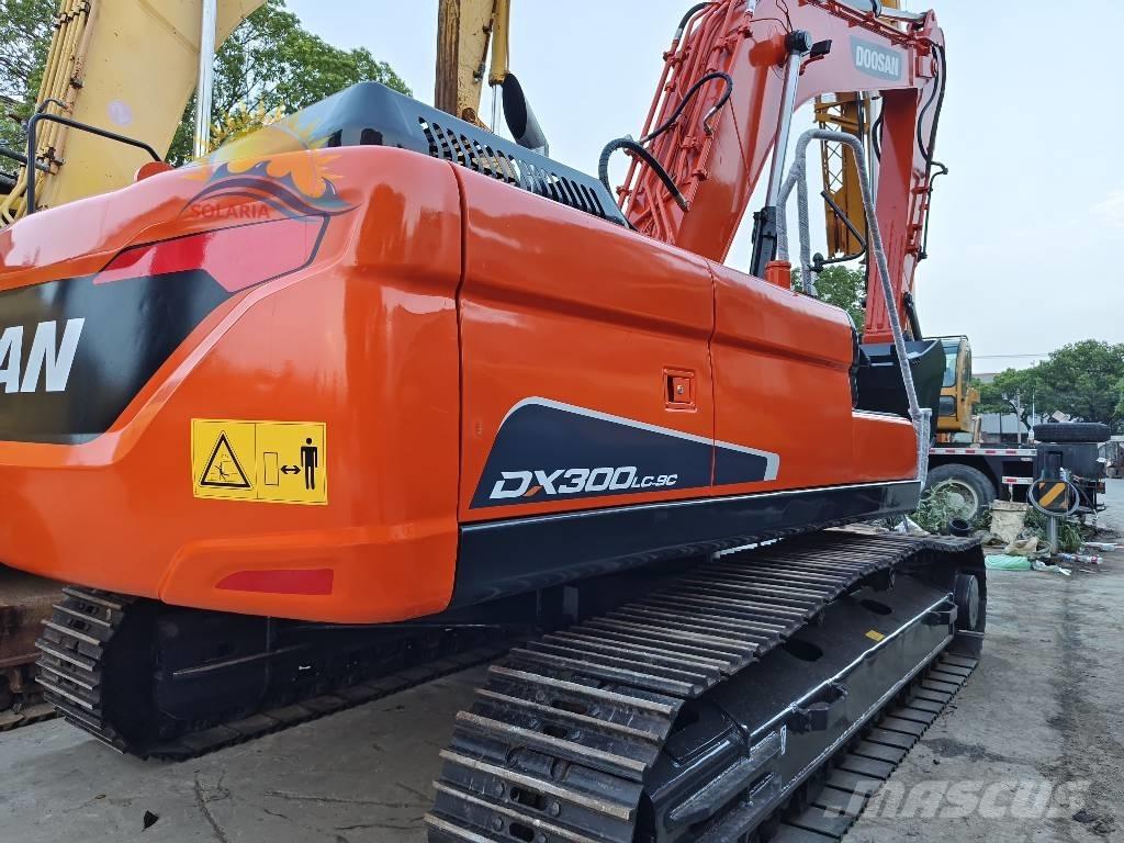 Doosan DX 300 LC Raupenbagger