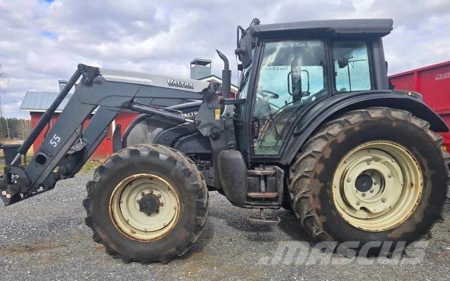 Valtra N141 HiTech Traktoren