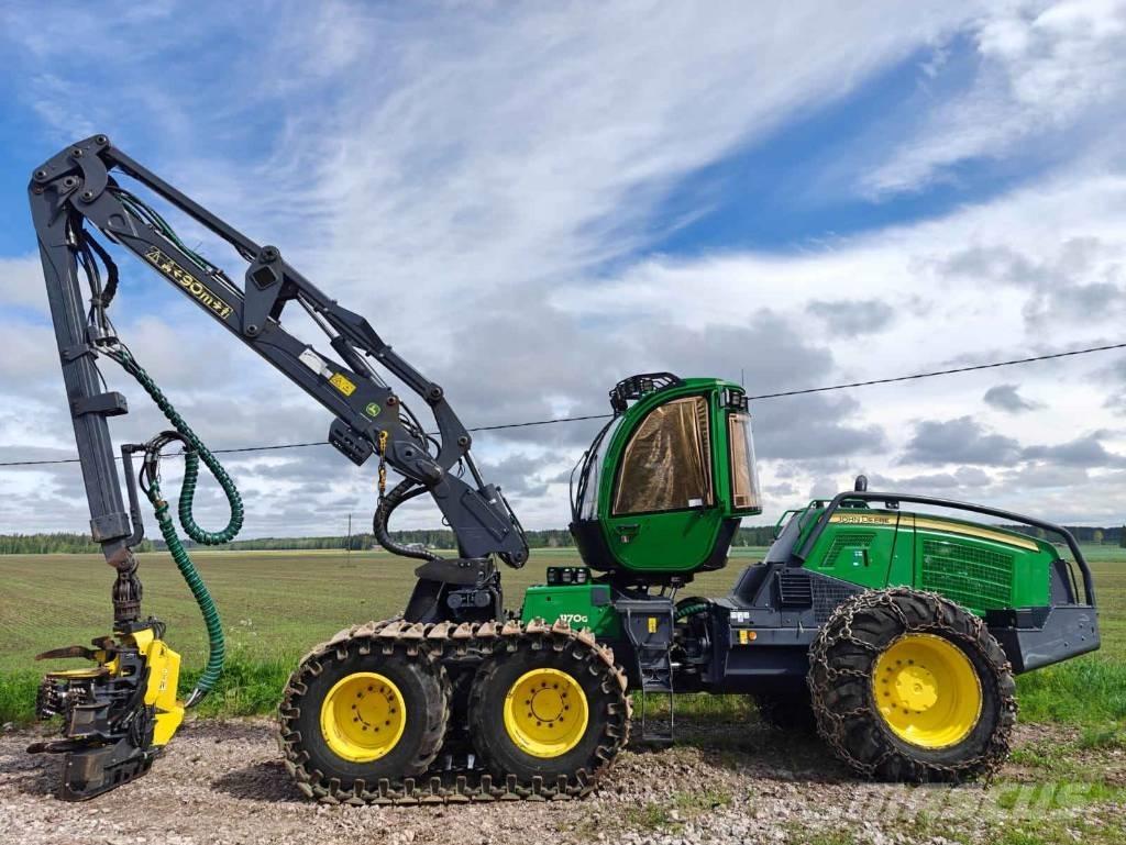 John Deere 1170 G Harvester