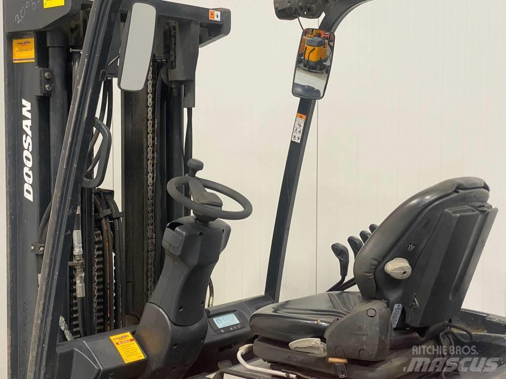 Doosan B35X-7 Elektro Stapler