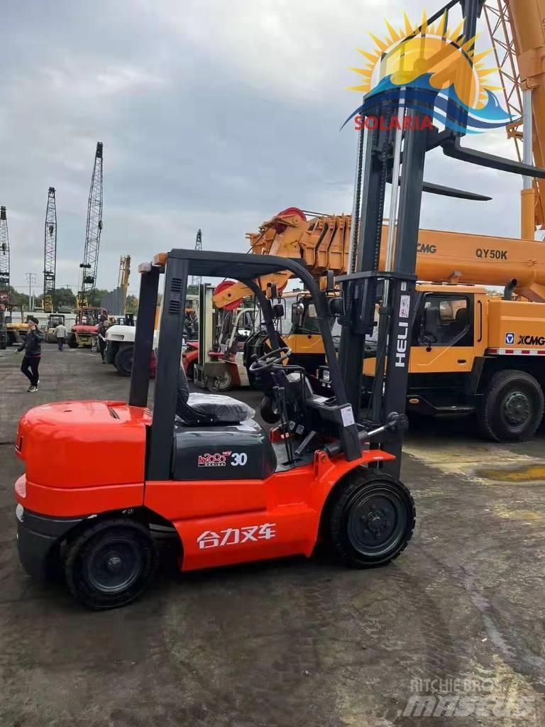 Heli CPCD 30 Diesel Stapler