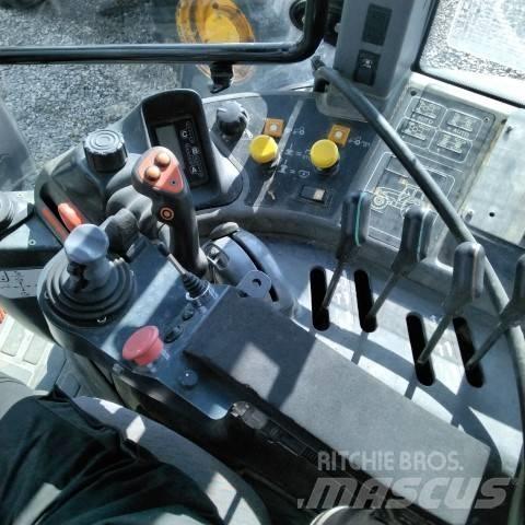 New Holland TM 165 Traktoren