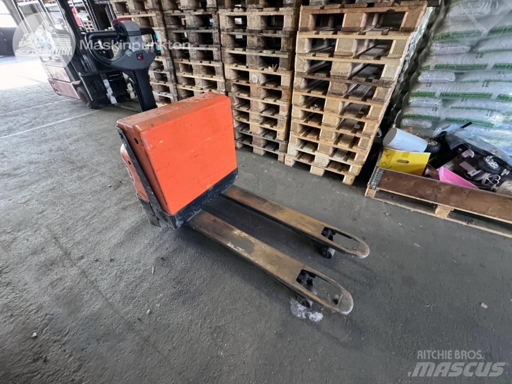 BT LWE 180 Niedergabelstapler