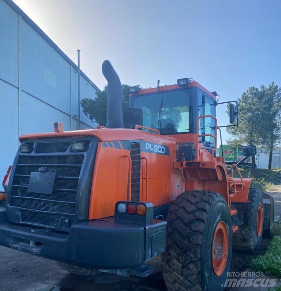Doosan DL 300 Radlader