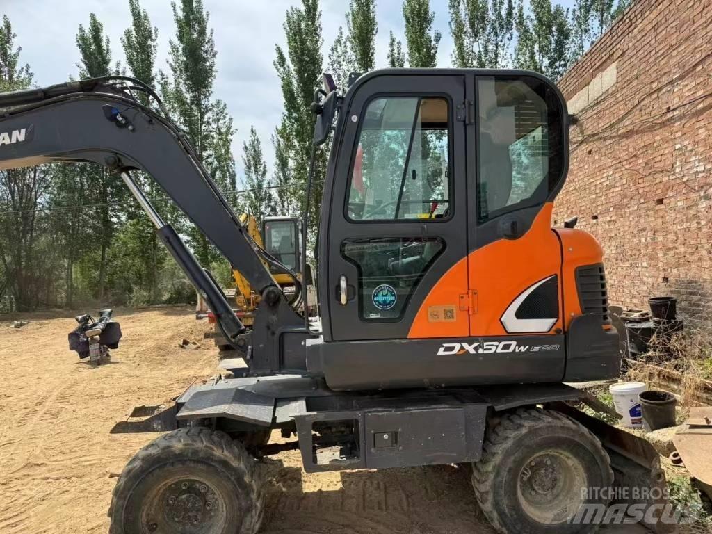 Doosan DX60W Mobilbagger