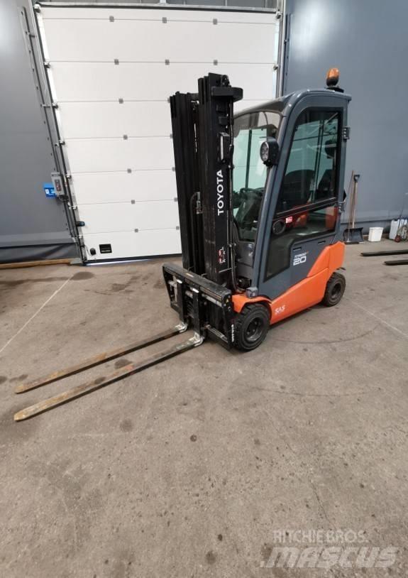 Toyota 8FBMK20T Elektro Stapler