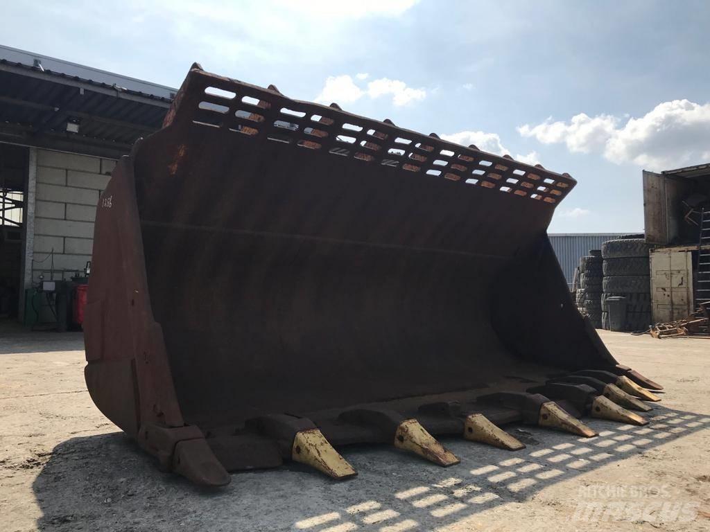 CAT 992D Schaufeln