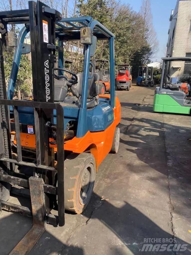 Toyota FD 30 Diesel Stapler