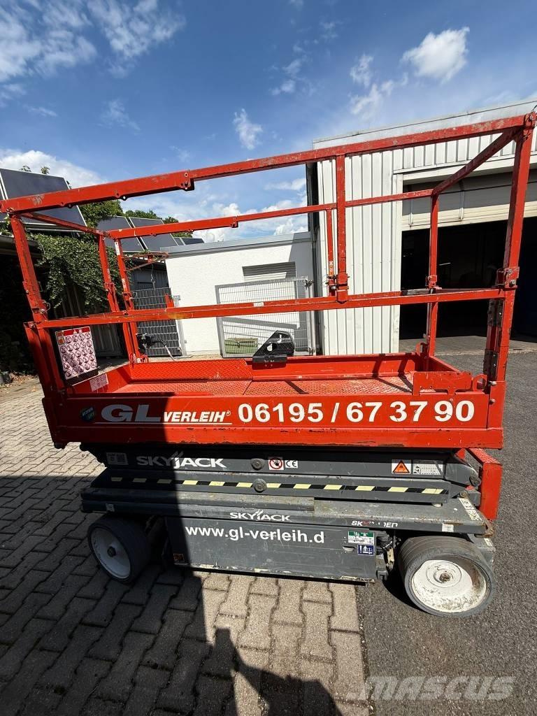 SkyJack SJ 3220 Scheren-Arbeitsbühnen