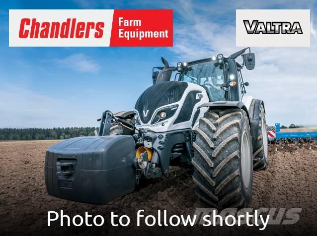 Valtra T 215 Traktoren