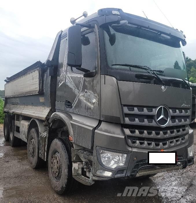 Mercedes-Benz 3951K Minidumper
