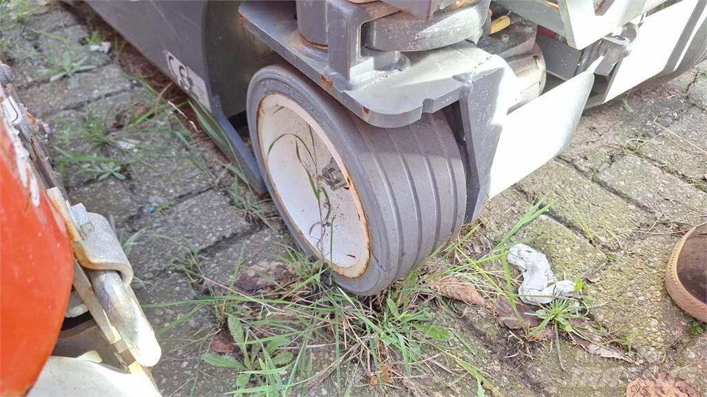 SkyJack SJ12 Andere Arbeitsbühnen