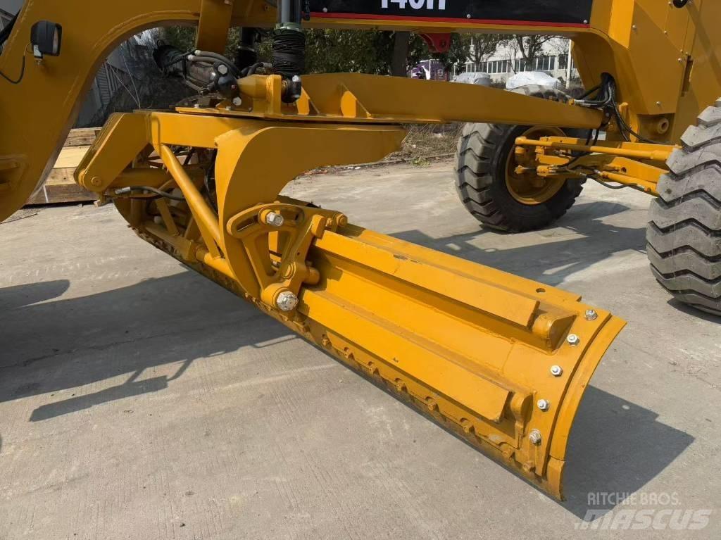 CAT 140H Grader