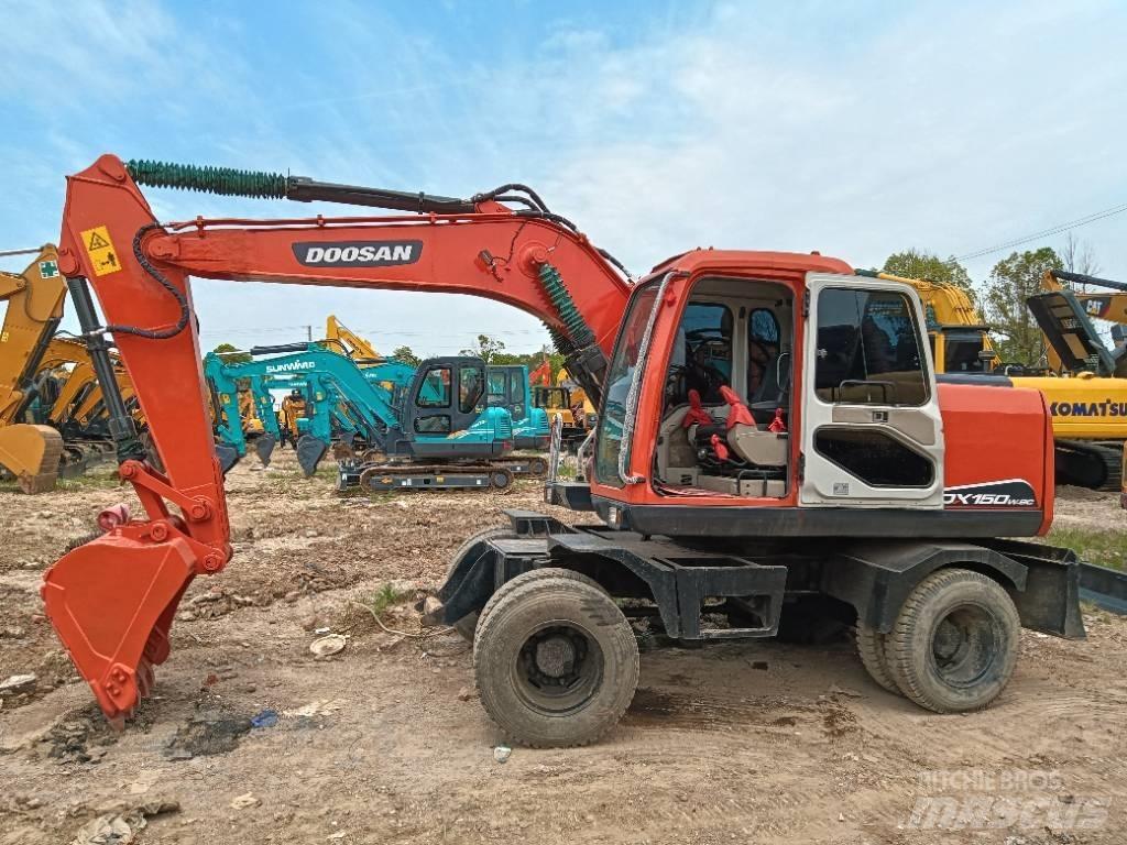 Doosan DH 150 W-7 Raupenbagger