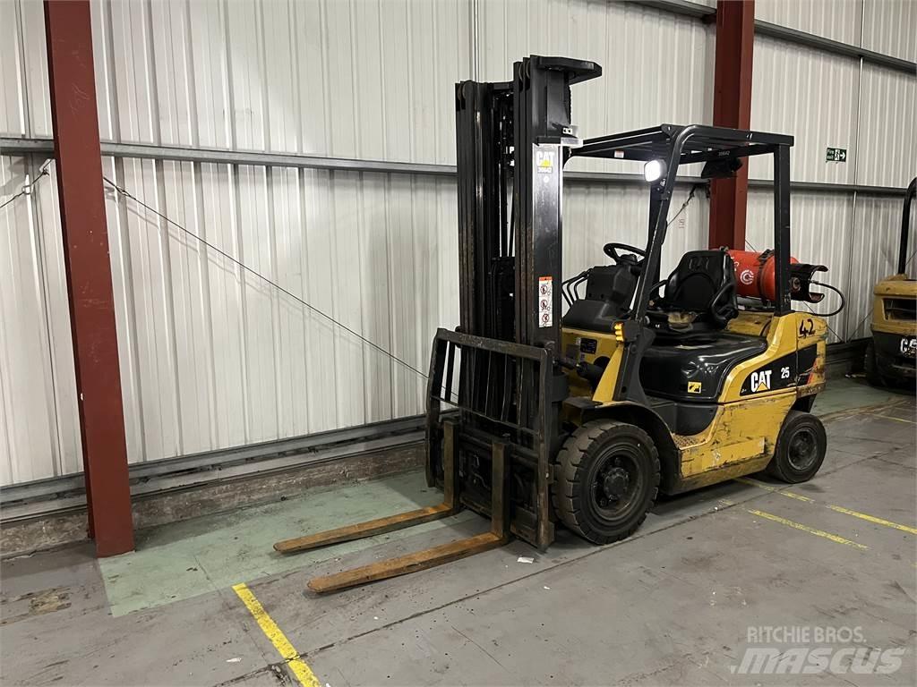 CAT GP25NT Gas Stapler