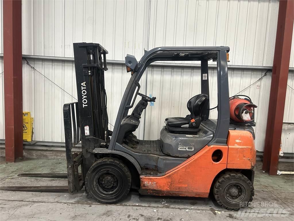 Toyota 02-8FGF20 Gas Stapler