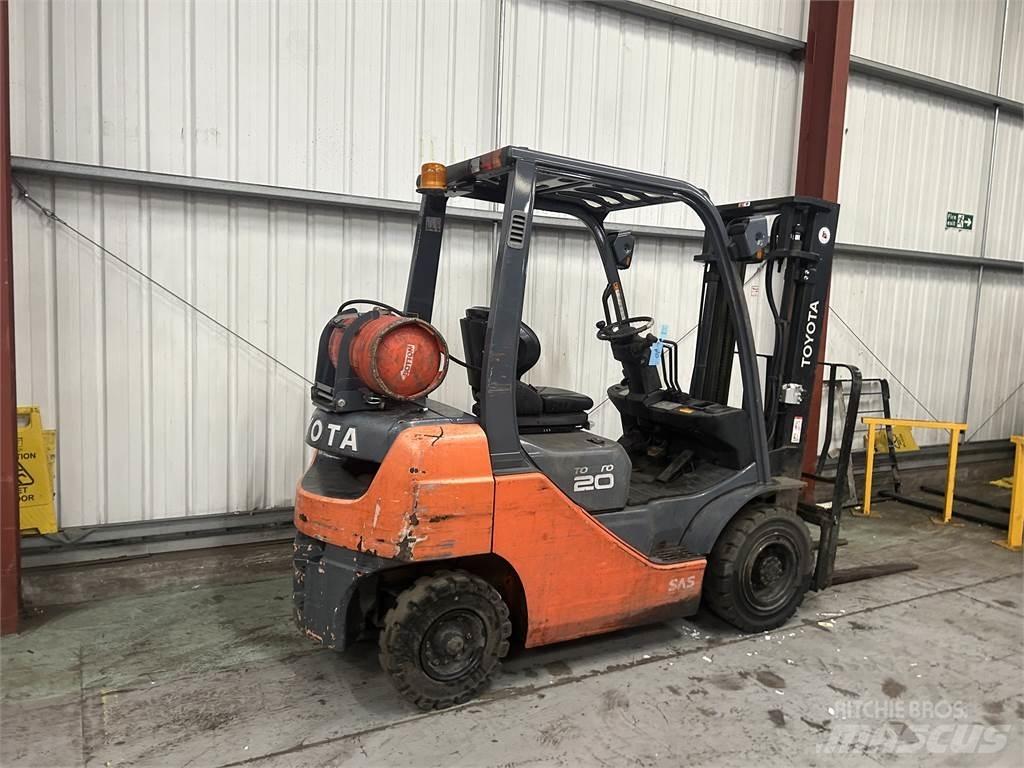 Toyota 02-8FGF20 Gas Stapler