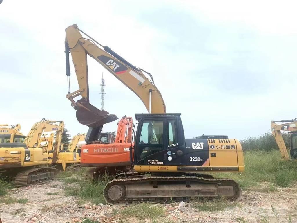 CAT 323 D Raupenbagger