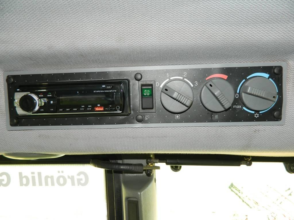 Valtra T 140 Traktoren