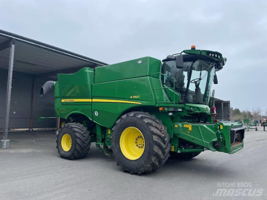 John Deere S790i Mähdrescher