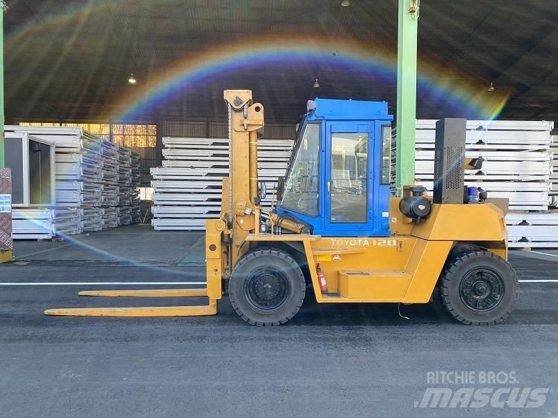 Toyota 4FD120 Diesel Stapler