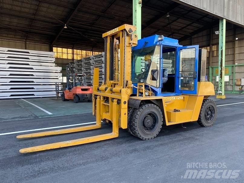 Toyota 4FD120 Diesel Stapler