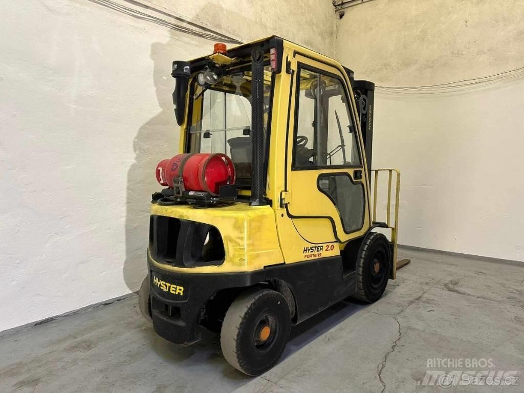 Hyster H2.0FT Gas Stapler
