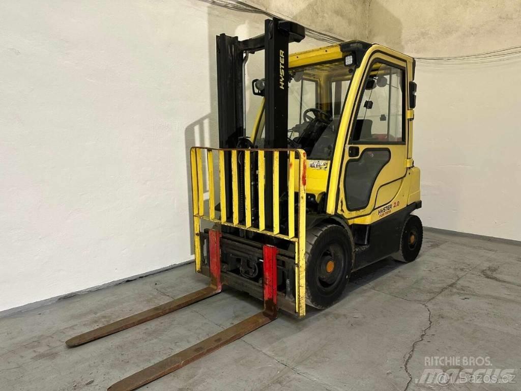 Hyster H2.0FT Gas Stapler