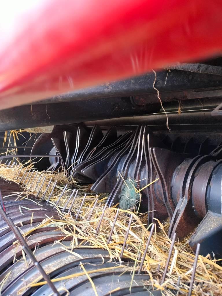 Vicon RF135 Rundballenpressen