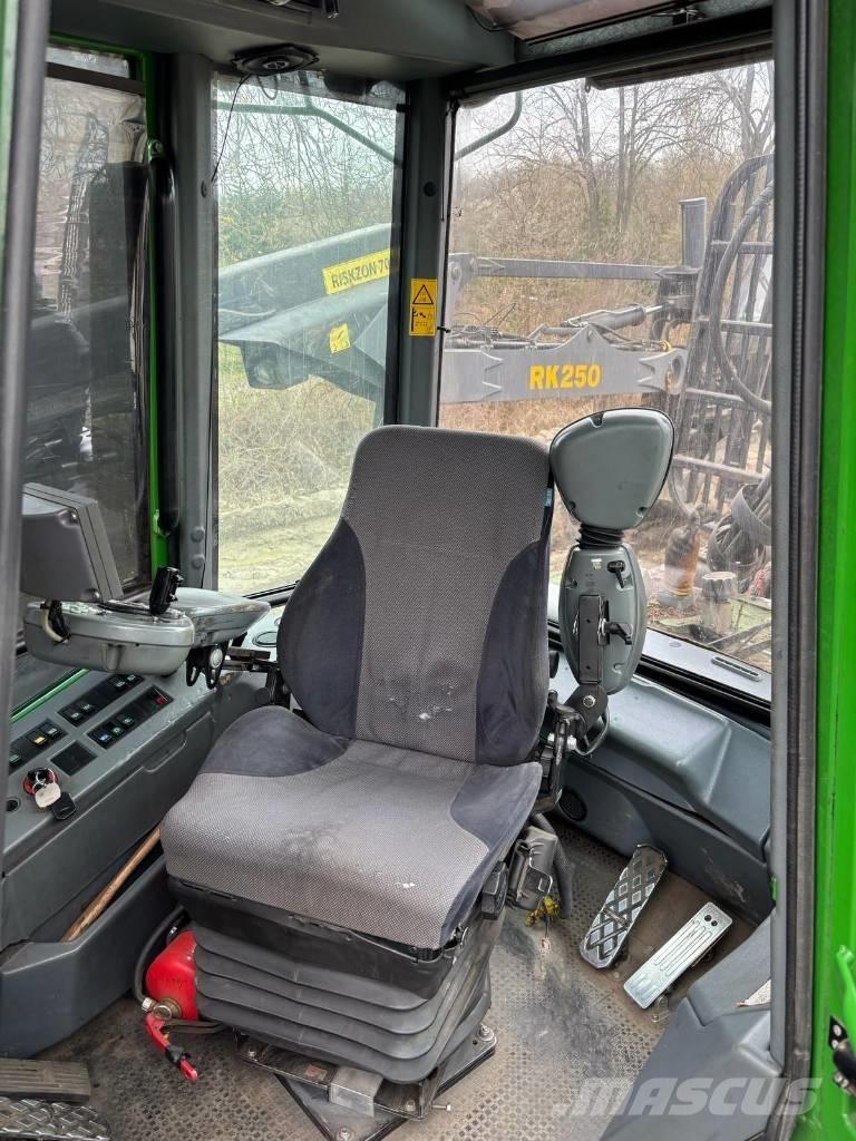John Deere 1110 D Forwarder