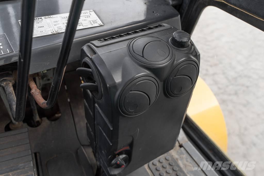 Komatsu FD 80-10 Diesel Stapler
