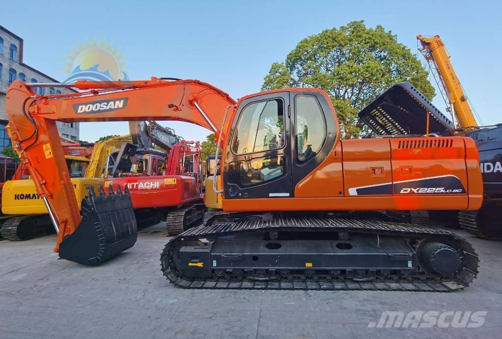 Doosan DX 225 LC-9C Raupenbagger