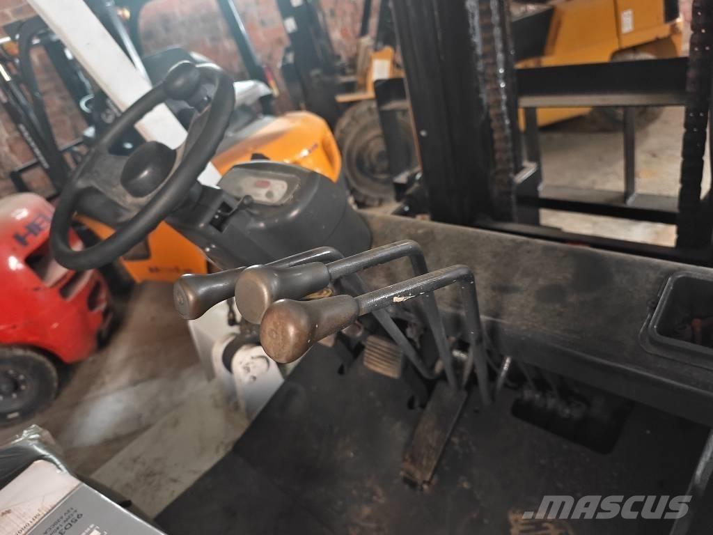 TCM FD 70 Z8 Diesel Stapler