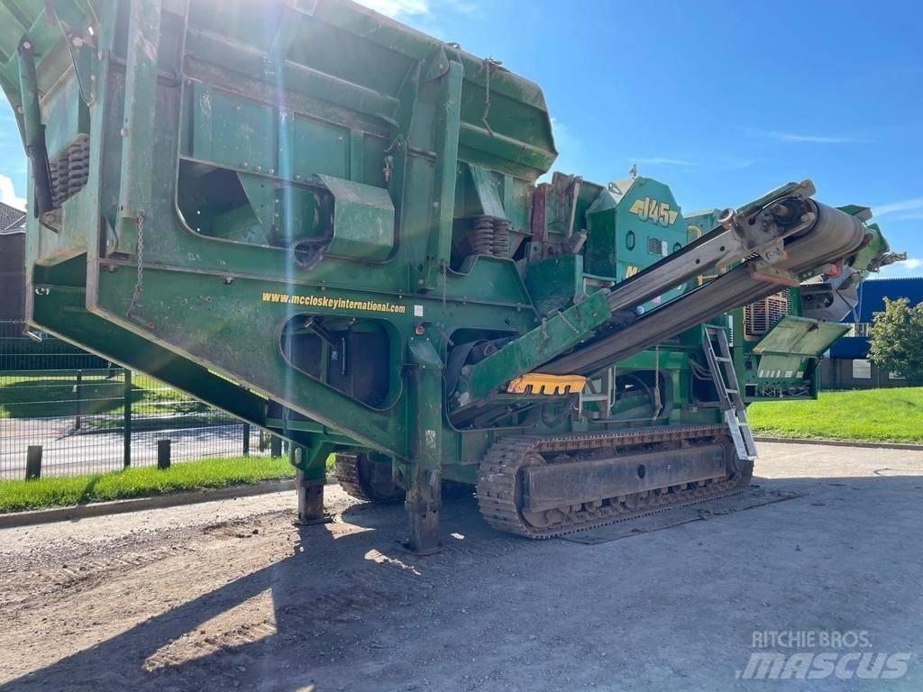 McCloskey J45 Mobile Brecher