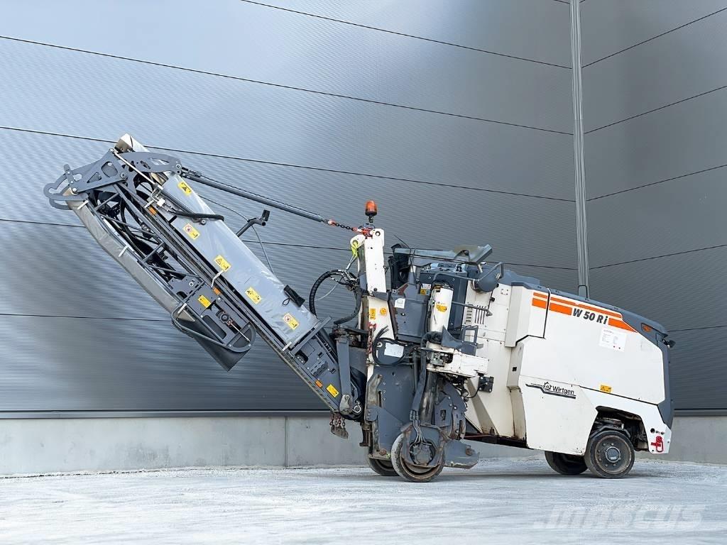 Wirtgen W 50 RI Asphaltfräsen