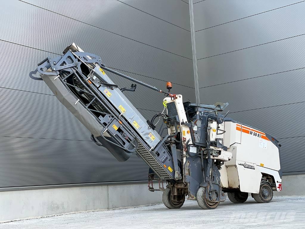 Wirtgen W 50 RI Asphaltfräsen