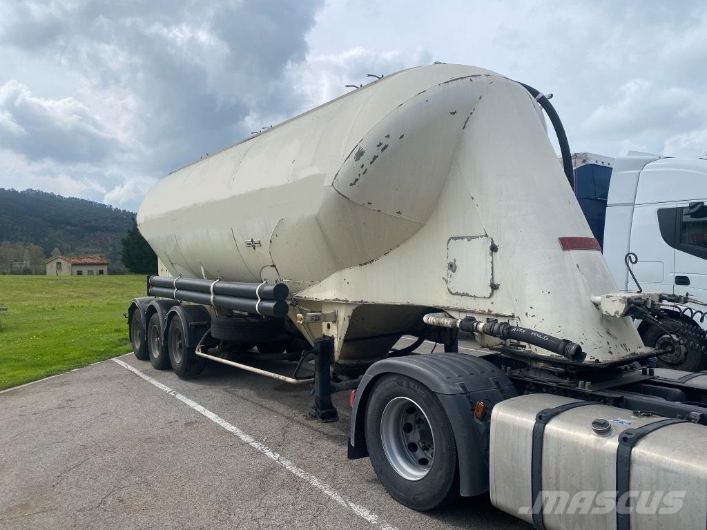 Spitzer SF2439PI Tankauflieger