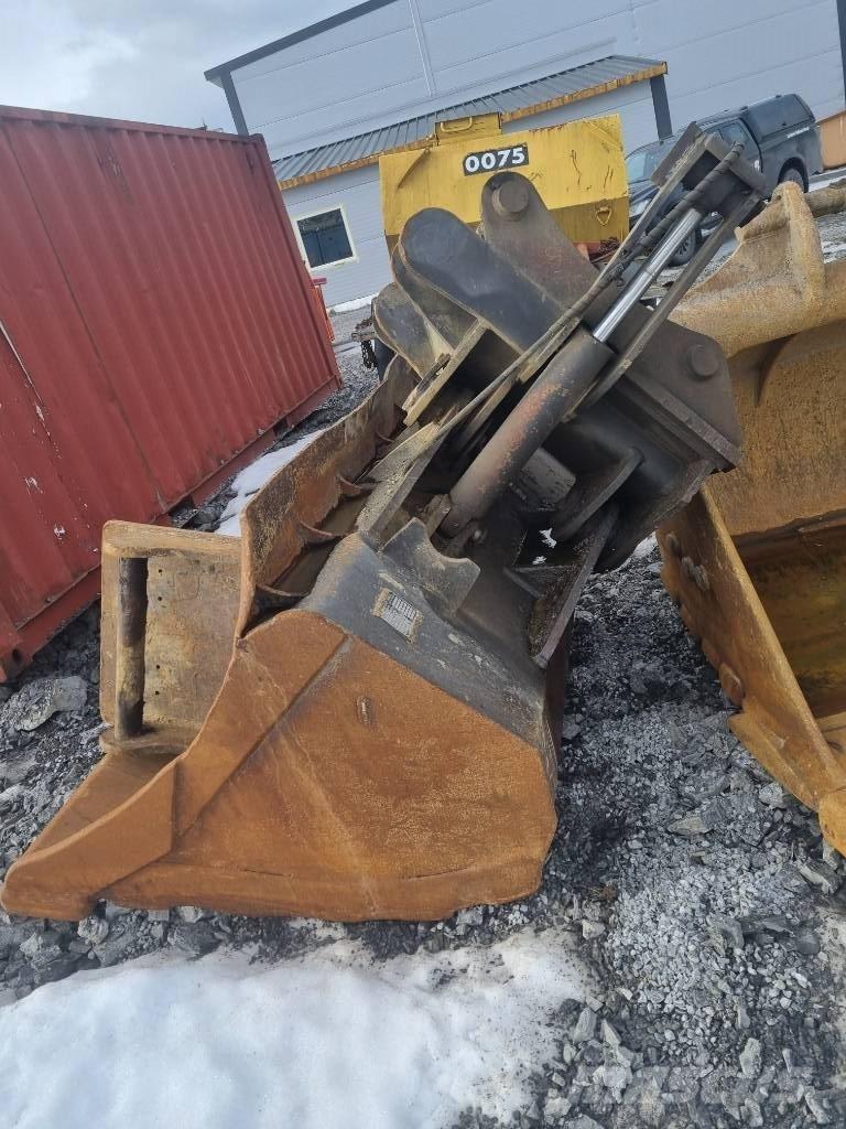 Komatsu HB 365 LC Raupenbagger