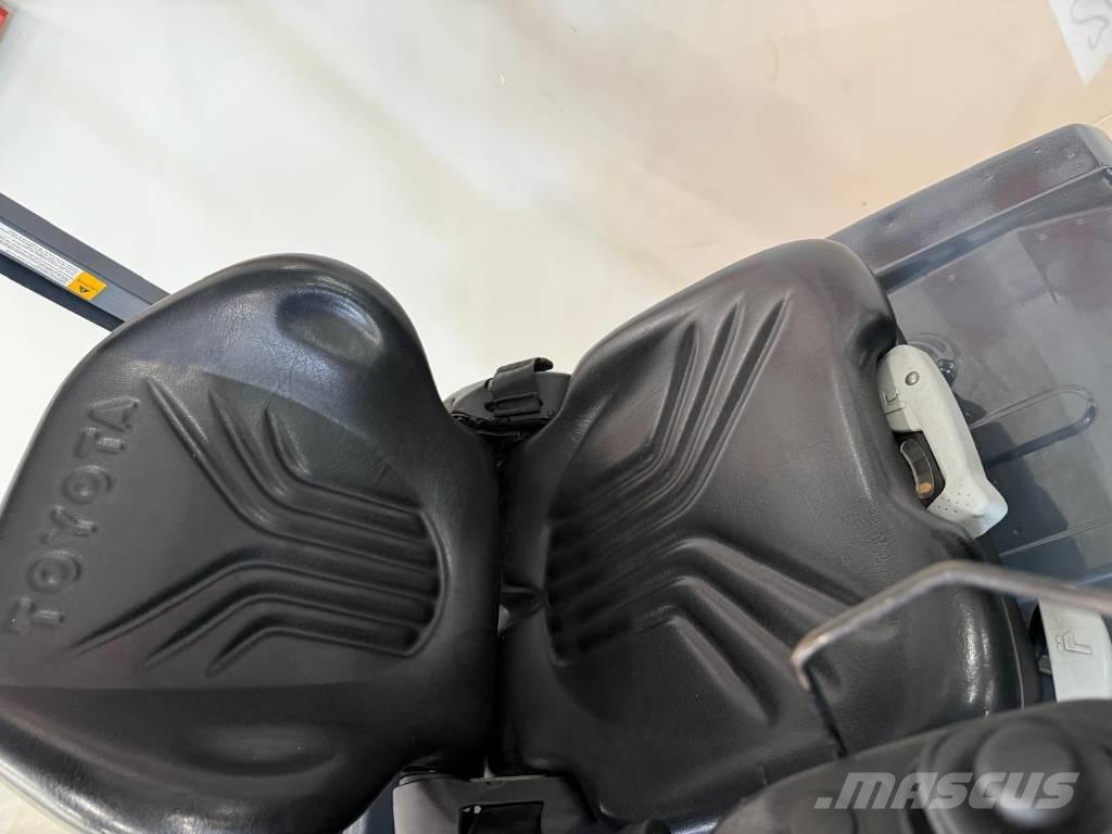 Toyota 11032 - 8FBM16T Elektro Stapler