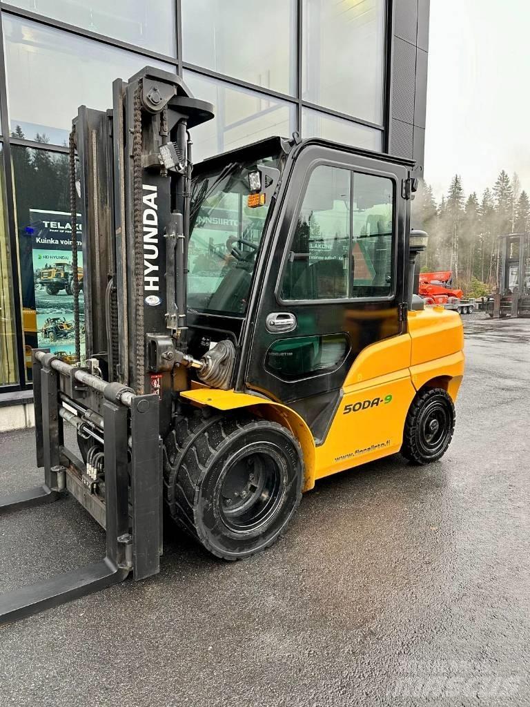 Hyundai 50DA-9 Diesel Stapler