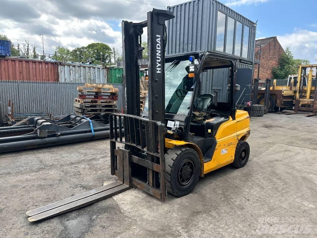 Hyundai 40D-9F Diesel Stapler