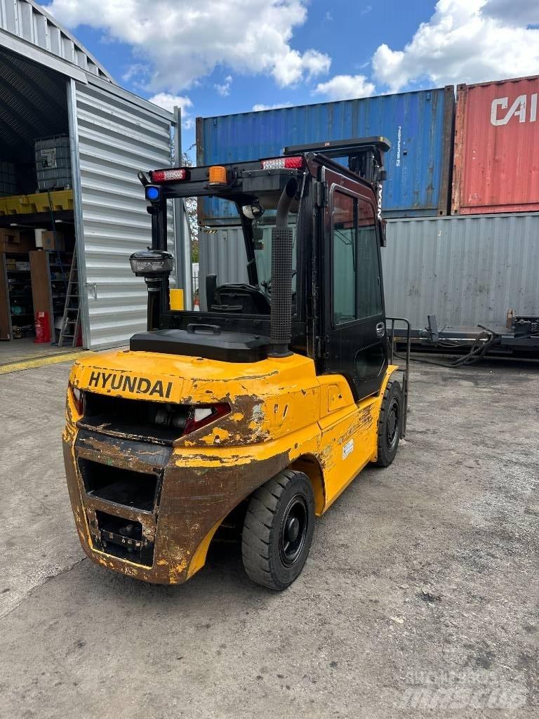 Hyundai 40D-9F Diesel Stapler
