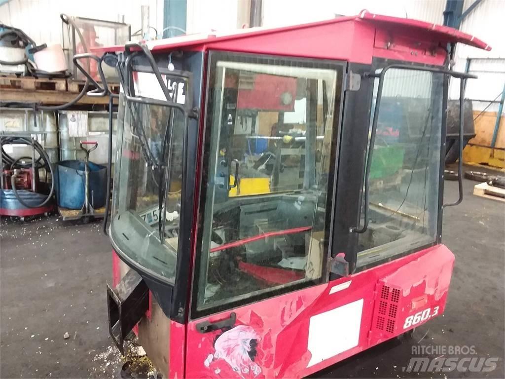 Valmet 860.3 Kabinen