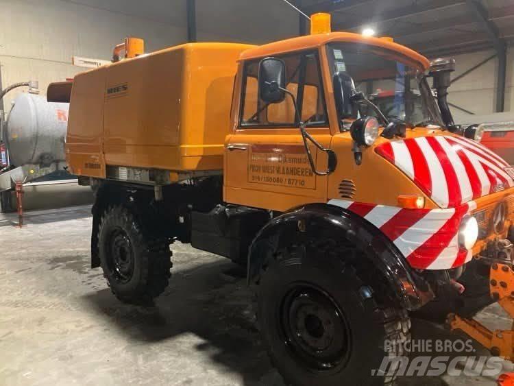 Mercedes-Benz unimog Kehrer