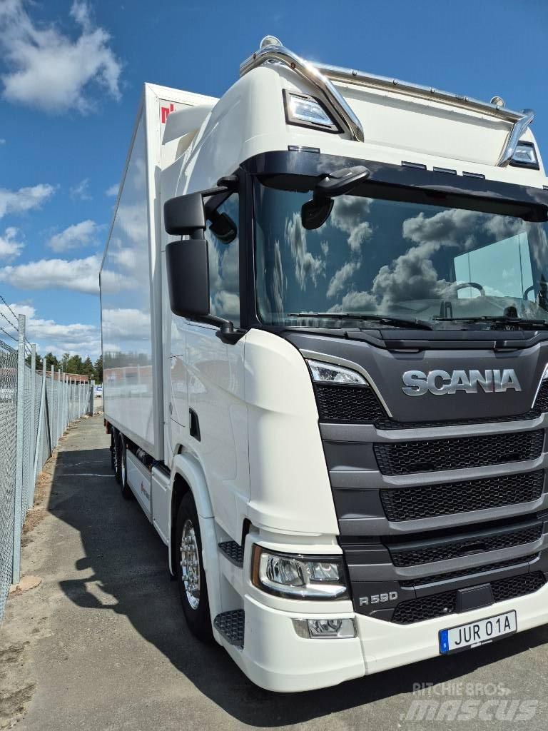 Scania R 590 Kastenaufbau