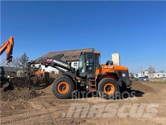 Doosan DL 220 Radlader