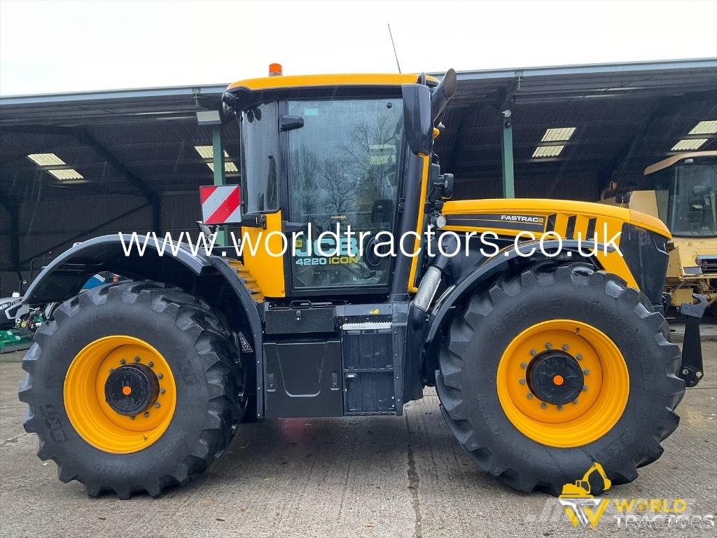 JCB Fastrac 4220 Traktoren