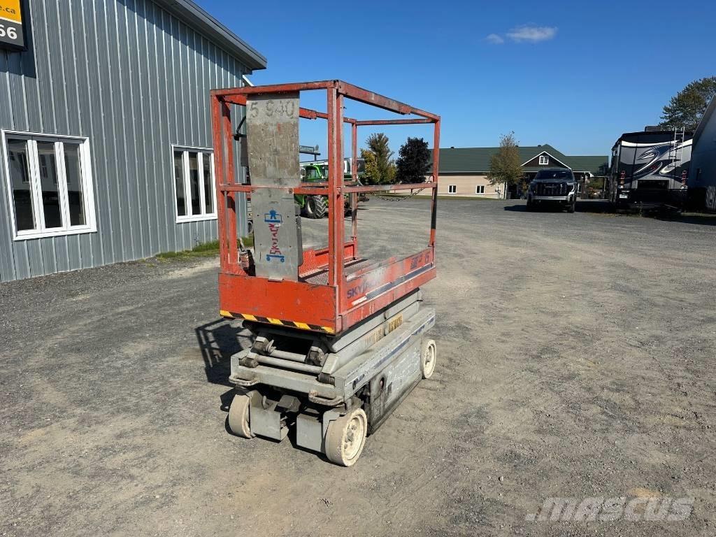 SkyJack SJ III 3015 Scheren-Arbeitsbühnen