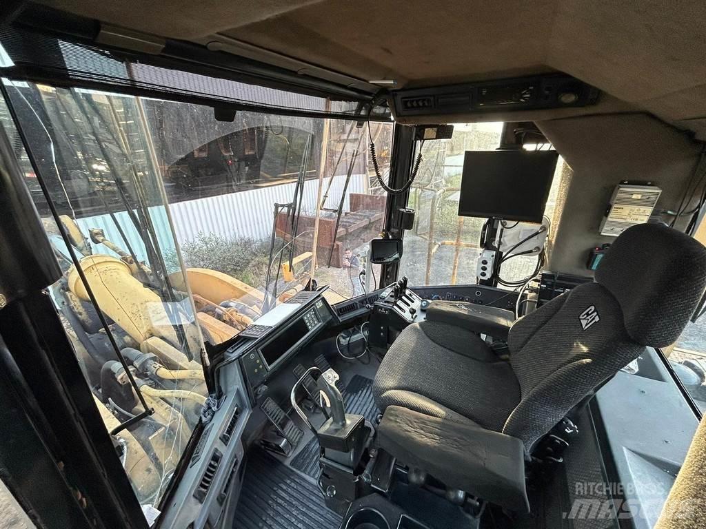 CAT 990 Radlader