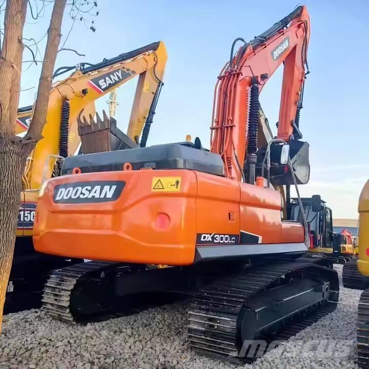 Doosan DX 300 LC Raupenbagger